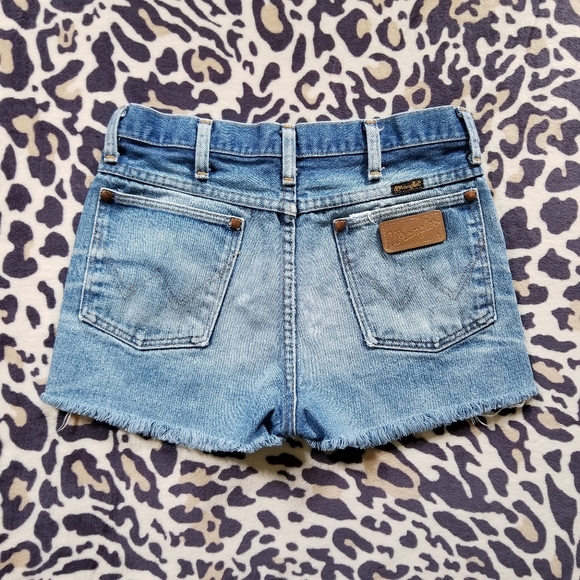 Wrangler Pants - Wrangler's Vintage High Rise Short